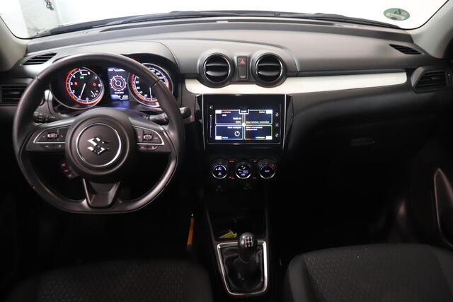Suzuki SWIFT 1.0 Stijl Smart Hybrid | Camera | Adaptieve cruise control | Stoelverwarming | Navigatie | LED verlichting | Climate control |