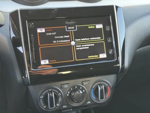 Suzuki SWIFT 1.2 Select Smart Hybrid * Stoelverwarming * Achteruitrijcamera * Bluetooth *