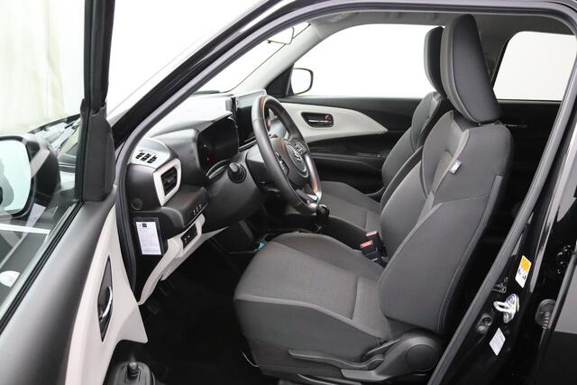 Suzuki SWIFT 1.2 Select Smart Hybrid | Keyless Entry | Navigatie | Stoelverwarming | Dodehoek Detectie | Draadloos Apple Carplay & Android Auto |