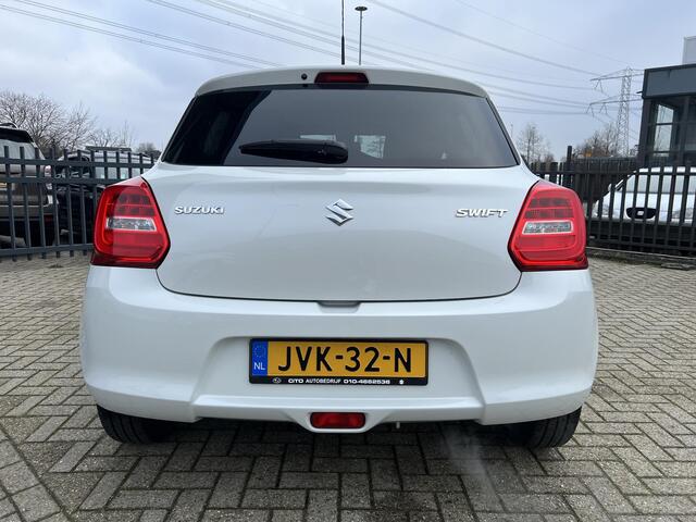 Suzuki SWIFT 1.0 Style Automaat | Climate Control | Cruise Control | Apple Carplay & Android Auto | 16"LM Velgen