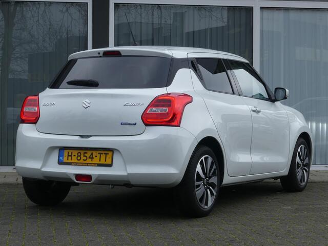 Suzuki SWIFT 1.2 Stijl Smart Hybrid NL-Auto Dealer o.h., Climate Control, Cruise Control, Camera. All Seasonbanden. Style uitvoering.