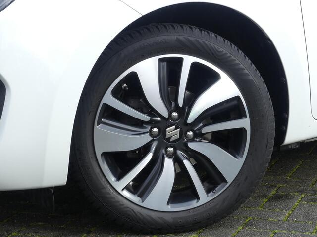 Suzuki SWIFT 1.2 Stijl Smart Hybrid NL-Auto Dealer o.h., Climate Control, Cruise Control, Camera. All Seasonbanden. Style uitvoering.