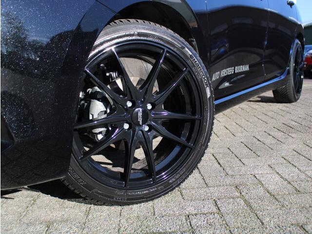 Suzuki SWIFT 1.2 Style Smart Hybrid CVT Automaat 17" LM velgen, All-season Banden, Cruise Control Adaptief, Navigatie, Stoelverwarming