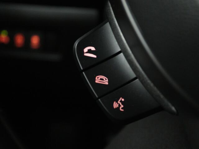 Suzuki SWIFT 1.2 Style Smart Hybrid | Apple Carplay / Android Auto | Cruise Control | Climate Control | Keyless Entry |