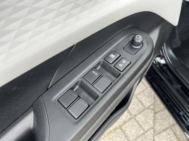 Suzuki SWIFT 1.2 Select Smart Hybrid | Direct uit voorraad leverbaar | 10 jaar garantie!