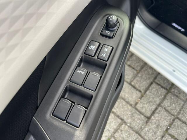 Suzuki SWIFT 1.2 Style Smart Hybrid | Direct uit voorraad leverbaar | tot 10 jaar garantie!