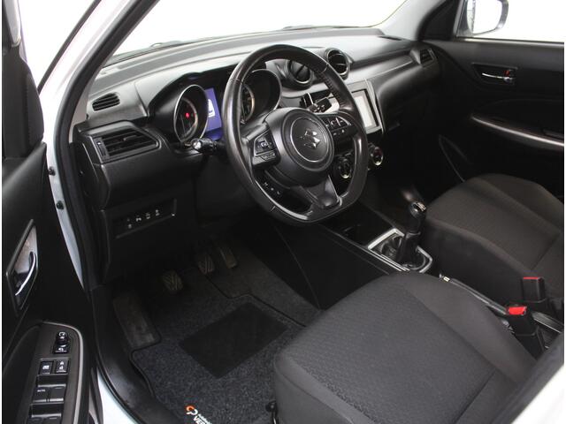 Suzuki SWIFT 1.2 Style Smart Hybrid CARPLAY | CLIMATE | ADAPCRUISE | DAB | NAVI | LMV16 | CAMERA | PDCA | LED | STOELVERW