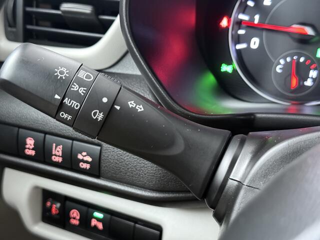 Suzuki SWIFT 1.2 Select Smart Hybrid | Automaat | Apple Carplay / Android Auto (Navigatie) | Airco | Achteruitrijcamera | Stoelverwarming |