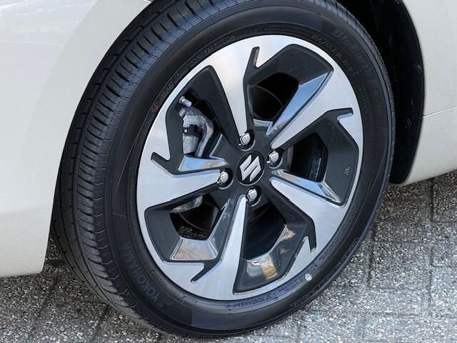 Suzuki SWIFT 1.2 Style Smart Hybrid - Navi | Camera | CarPlay | Stoelverw. | Dodehoek | Climat