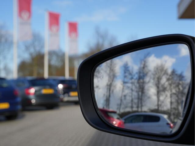 Suzuki SWIFT 1.2 Select | Achteruitrijcamera | Voorstoelen verwarmd | DAB |