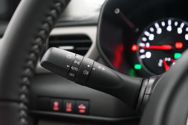 Suzuki SWIFT 1.2 Style Smart Hybrid