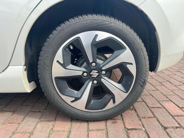 Suzuki SWIFT 1.2 Style Smart Hybr