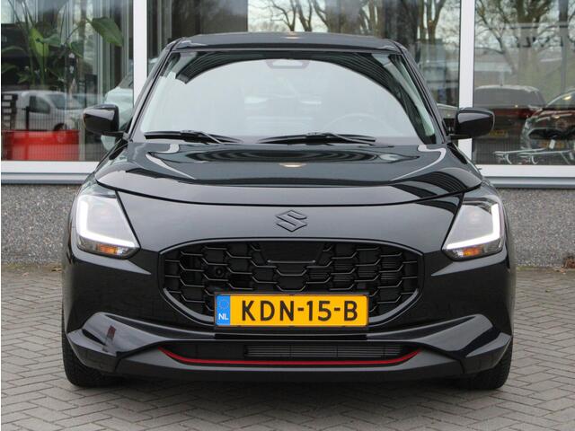 Suzuki SWIFT 1.2 AVB Black Edition Smart Hybrid 16" Lichtmetalen Velgen, All-Seasons, Carplay/Android Auto, Achteruitrijcamera, Keyless Go
