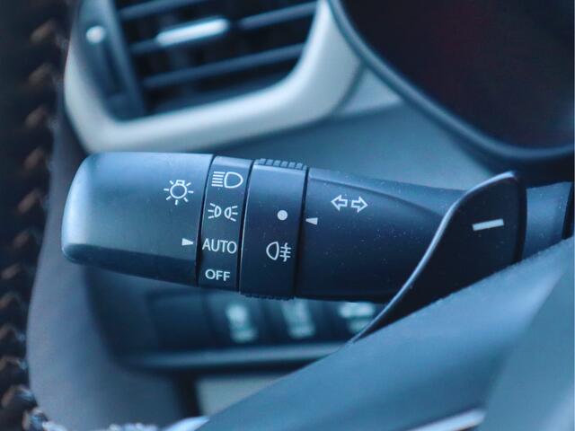 Suzuki SWIFT 1.2 Style Smart Hybrid CVT Automaat | Navigatie | Camera | Stoelverwarming | tot 10 jaar garantie!