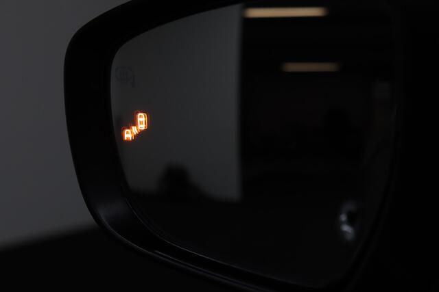 Suzuki SWIFT 1.2 Style Smart Hybrid | Adaptive-cruise | Parkeersensoren Achter | Clima | LM Velgen | Keyless | Stoelverwarming | Dodehoekdetectie