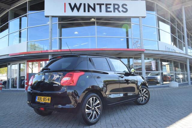 Suzuki SWIFT 1.2 Style Smart Hybrid | Navigatie | Camera | Sensoren | Stoelverwarming | Cruise Control | 16 inch LM