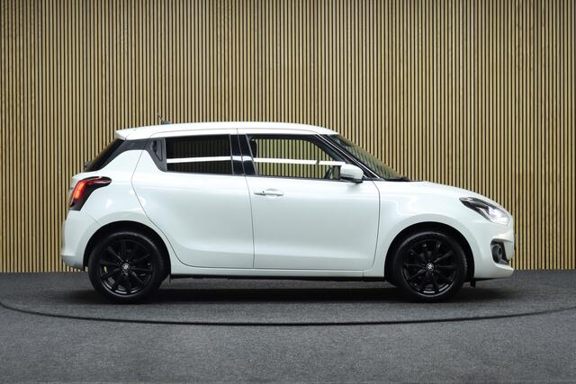 Suzuki SWIFT 1.2 Automaat Style | Adaptive-cruise | Camera | Clima | Apple Carplay & Android Auto | Keyless | Navigatie | Stoelverwarming | All-season Banden