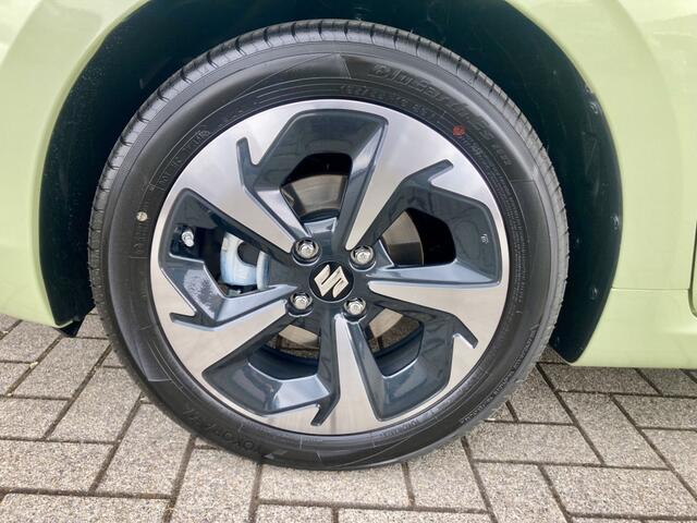 Suzuki SWIFT 1.2 Style Smart Hybrid Navigatie, Climate Control, Adaptive Cruise Control, 16"Lm, Keyless Entry, Achteruitrijcamera