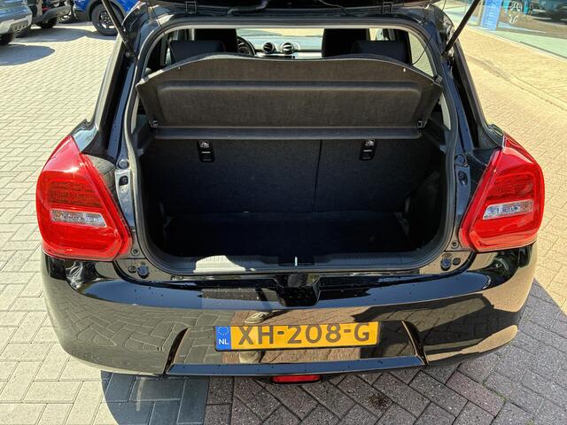 Suzuki SWIFT 1.0 Stijl Automaat 110PK | Achteruitrijcamera | Adaptieve Cruise Control | Climate Control | Carplay | Navigatie