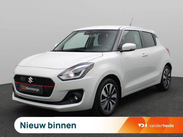 Suzuki SWIFT 1.0 Stijl Smart Hybrid 112PK Trekhaak, Achteruitrijcamera, Keyless, Adaptieve Cruise Control, 16" LM Velgen, Stoelverwarming, Apple Carplay/Android Auto