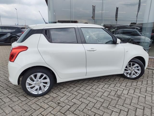 Suzuki SWIFT 1.2 Select Smart Hybrid | Cruise | Sensoren | Stoelverwarming |