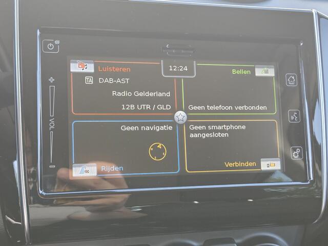 Suzuki SWIFT 1.2 Style Smart Hybrid / Sport Uitlaat / Dodehoekdetectie / Stoelverwarming / Achteruitrijcamera / Adaptieve Cruise Control / Navigatie / Apple Carplay / Android Auto /