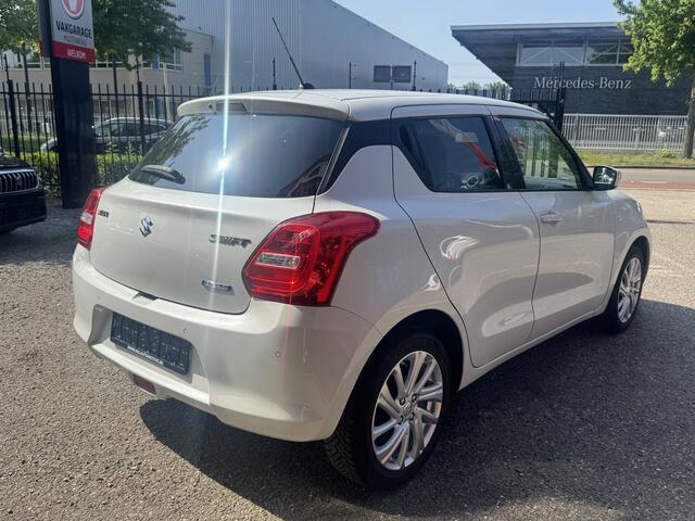 Suzuki SWIFT 1.2 Style Smart Hybrid // APPLE CARPLAY - ANDROID AUTO // STOELVERWARMING // AIRCO // ADAPTIVE CRUISE // PDC //