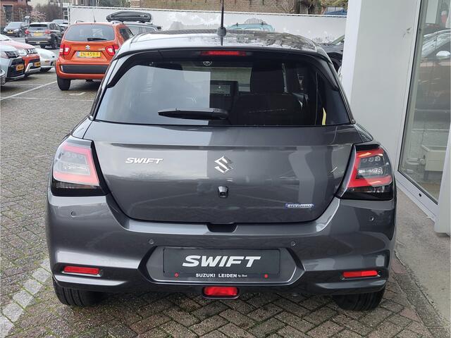 Suzuki SWIFT 1.2 STYLE SMART HYBRID AUTOMAAT Direct Leverbaar | Tot 10 JAAR GARANTIE! | Inclusief ¤ 1.850,- Voorraad Voordeel