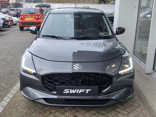 Suzuki SWIFT 1.2 STYLE SMART HYBRID AUTOMAAT Direct Leverbaar | Tot 10 JAAR GARANTIE! | Inclusief ¤ 1.850,- Voorraad Voordeel