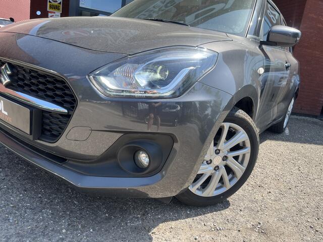Suzuki SWIFT 1.2 Style Smart Hybrid // ADAPT. CRUISE // LED // DODEHOEK // STOELVERWARMING // CAMERA+SENSOREN // APPLE-ANCROID AUTO //