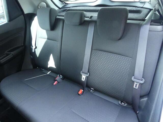 Suzuki SWIFT 1.2 Select TREKHAAK Dealer o.h. All Season Banden