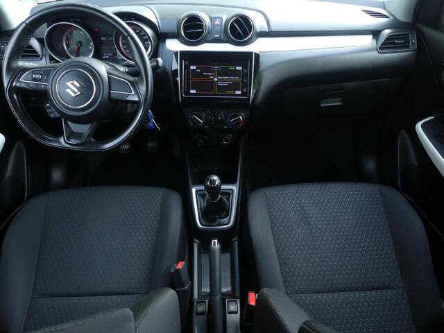 Suzuki SWIFT 1.2 Select TREKHAAK Dealer o.h. All Season Banden