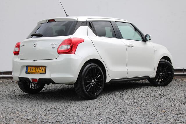 Suzuki SWIFT 1.2 Select 17"' Velgen, Carbon Pakket, Achteruitrijcamera
