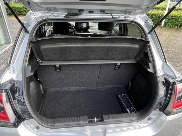 Suzuki SWIFT 1.2 Select Smart Hybrid | Adapt. Cruise | Camera | Stoelverwarming | 16'' | Dodehoek | Carplay/Android Auto | Smart Entry |