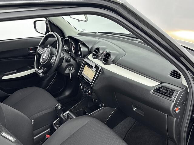 Suzuki SWIFT 1.2 Select Bi-Tone Navi | Metaallak | Stoelverwarming | Parkeercamera | LM-Velgen |