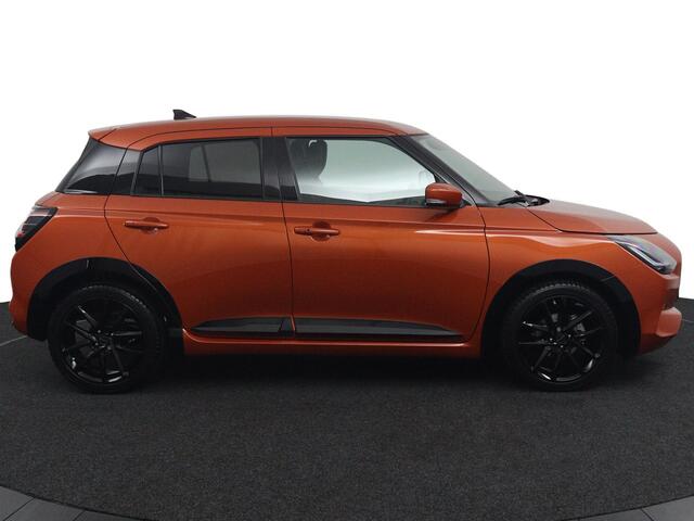 Suzuki SWIFT 1.2 Style Smart Hybrid | Black Rhino Pakket | Origineel NL | Climate Control | Dodehoek Detectie | Navigatie | Stoelverwarming |