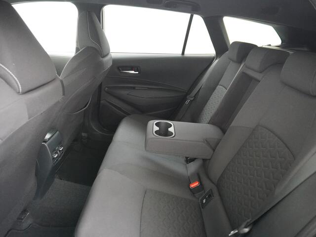 Suzuki Swace 1.8 Hybrid Trekh. Keyless Camera Adap.Cruise Parkeerhulp Stoel-/Stuurverw. Lane-dep. Bordherk. Blindspot Dab Navi Aut.Verlichting Regensensor PrivacyGlas Pdc Isofix Led Dakrails ArmsteunV+A Usb Ecc 16''LM Style
