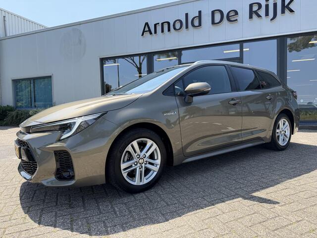 Suzuki Swace 1.8 Hybrid Style