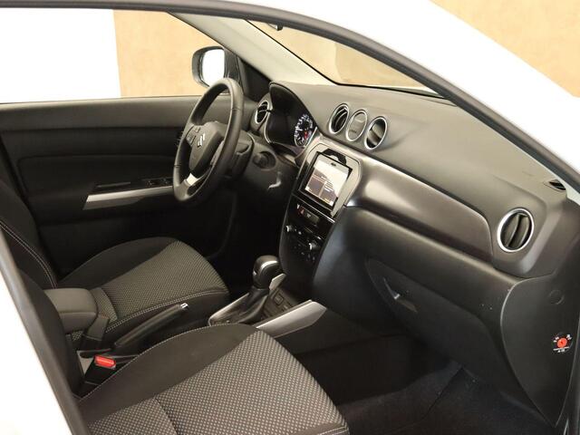 Suzuki VITARA 1.5 Hybrid Select - DODEHOEK DETECTIE- 17 INCH LICHT METALEN VELGEN - PARELMOER LAK - KEYLESS ENTRY/ START - CLIMATE CONTROL - VOORSTOELEN VERWARMD - CAMERA