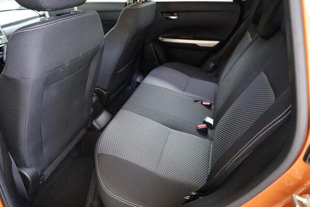 Suzuki VITARA 1.6 Exclusive TREKHAAK STOELVERW/VENTILATIE CAMERA NAVI CRUISE CLIMA 2XPDC 17''LMV