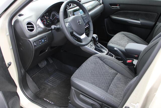 Suzuki VITARA 1.5 Hybrid Style Demo Voordeel, Parkeersensoren Draadloos Carplay en Panorama Dak.