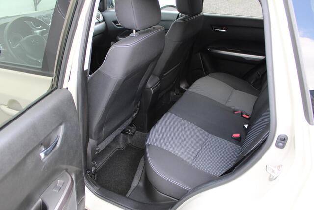 Suzuki VITARA 1.0 Boosterjet Select, Automaat, Trekhaak, Parkeersensoren en Navigatie