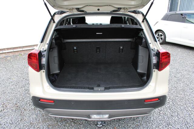 Suzuki VITARA 1.0 Boosterjet Select, Automaat, Trekhaak, Parkeersensoren en Navigatie