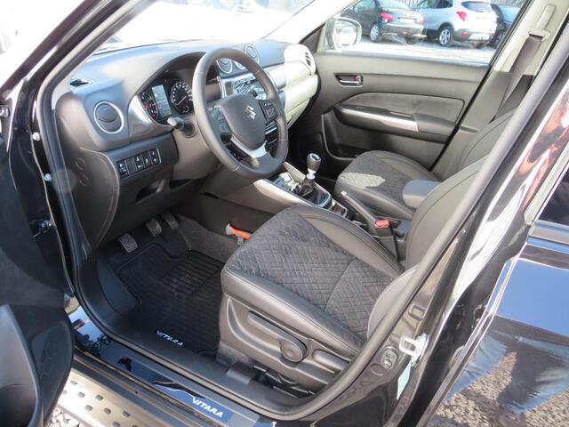Suzuki VITARA 1.4 Boosterjet Style Smart Hybrid, Trekhaak, ORG Treeplanken, Draadloos Carplay, ZEER COMPLEET!