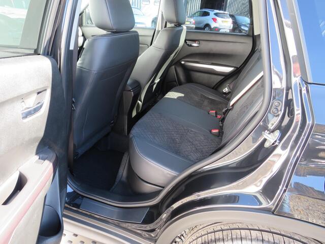 Suzuki VITARA 1.4 Boosterjet Style Smart Hybrid, Trekhaak, ORG Treeplanken, Draadloos Carplay, ZEER COMPLEET!
