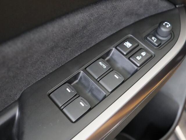 Suzuki VITARA 1.4 Boosterjet Style Smart Hybrid Two Tone Black Edition Ltd | Panodak / Sunroof | Apple Carplay Android Auto | Treeplankset | Rhino Pack |