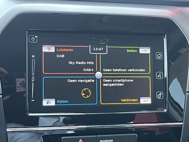 Suzuki VITARA 1.0 Boosterjet Select Automaat / Stoelverwarming / Afneembare trekhaak / 18'' LMV /