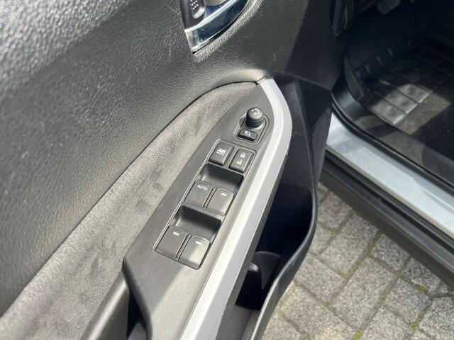 Suzuki VITARA 1.6 High Executive | Navigatie | Camera | Stoelverwarming | Schuif/Kantel Dak |