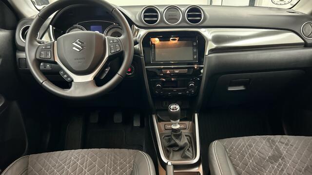 Suzuki VITARA 1.4 BOOSTERJET STYLE SMART HYBRID Open dak | Alcantara | Dodehoeksensoren