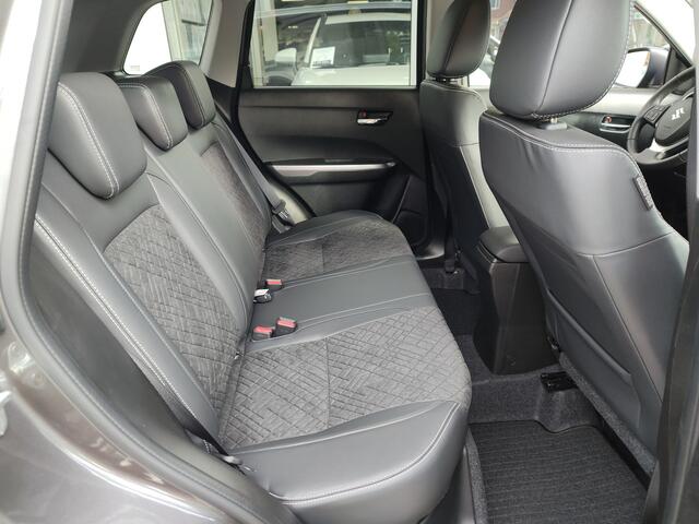 Suzuki VITARA 1.4 BOOSTJERT STYLE SMART HYBRID DIRECT BESCHIKBAAR | Met 6 JAAR GARANTIE! | Inclusief ¤ 2.000,- Voorraad Voordeel